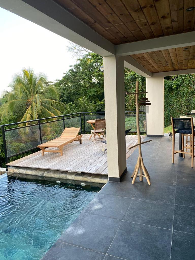 Le Caillou Villa ลา ทรินิเต ภายนอก รูปภาพ