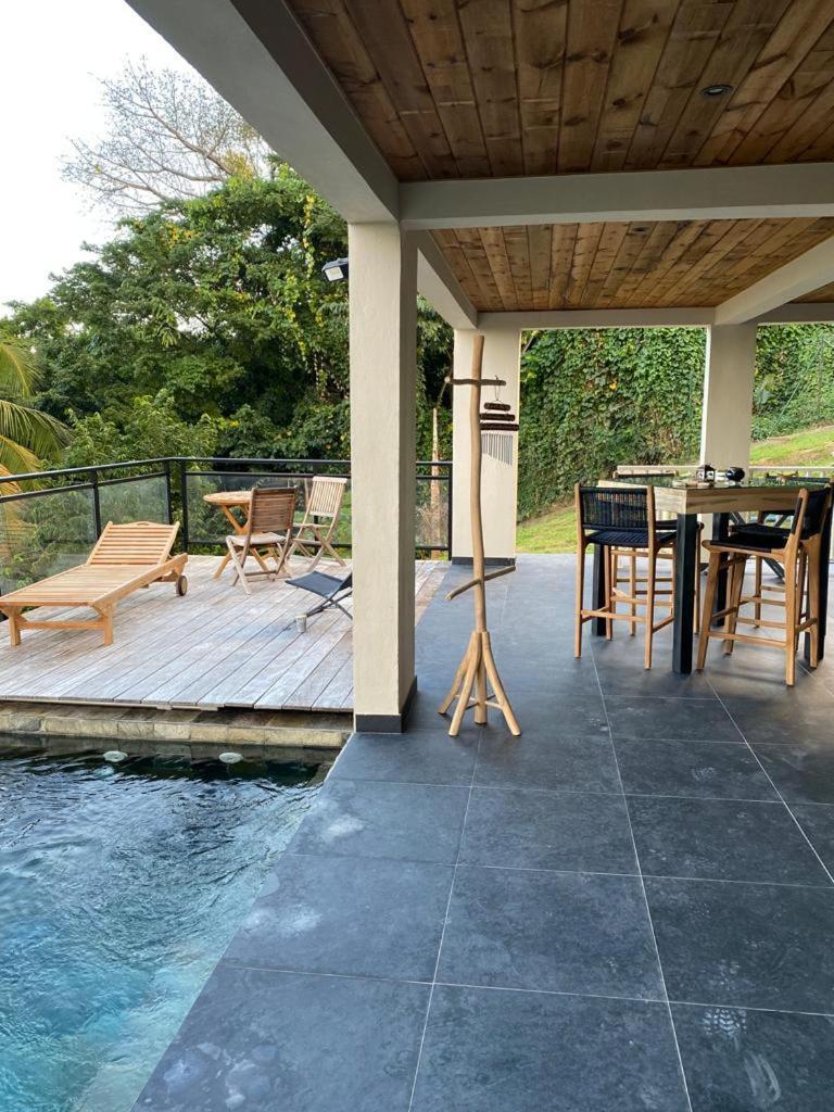 Le Caillou Villa ลา ทรินิเต ภายนอก รูปภาพ